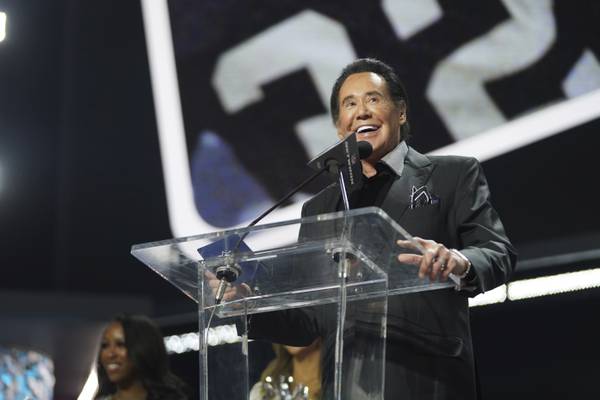 Wayne Newton to perform at the Rialto in Joliet