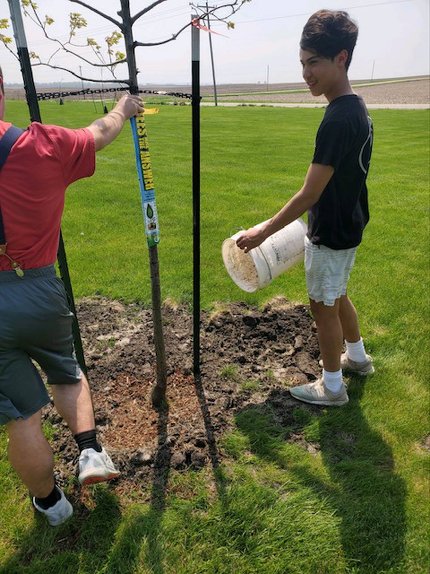 The purpose of the project is to provide additional trees to broaden the teaching and research possibilities for academic classes, to improve the view of the campus and to take advantage of the opportunity to memorialize staff members and others that have made contributions to the history of the school district.