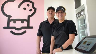 Social media phenomenon Crumbl Cookies opening new location in South Elgin