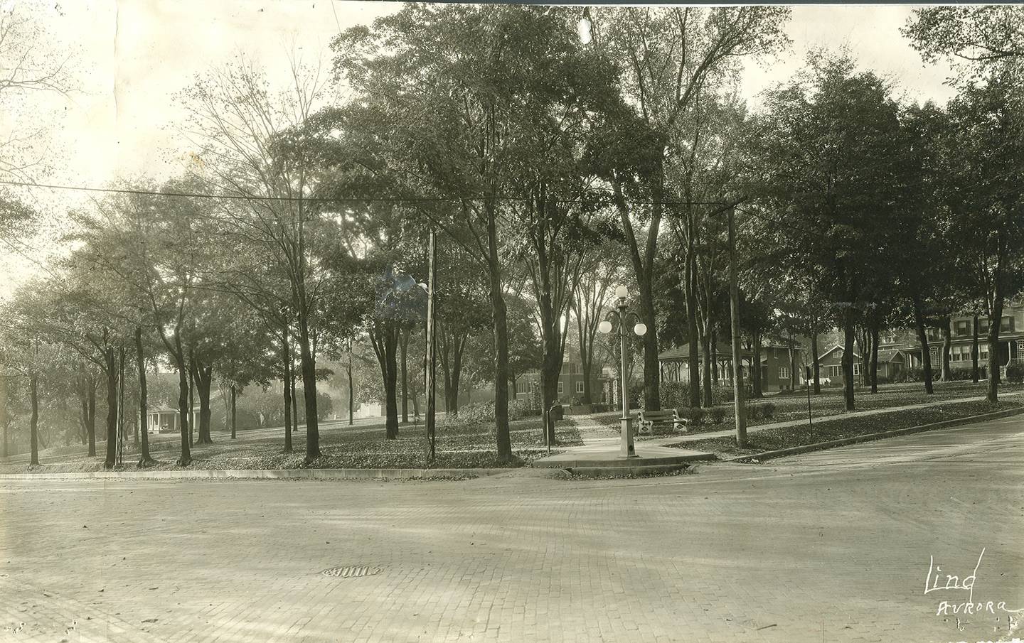 Historical Baker Memorial Park in St. Charles