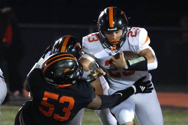 Lincoln-Way West stays perfect with win at DeKalb despite Davon Grant setting receiving record for Barbs