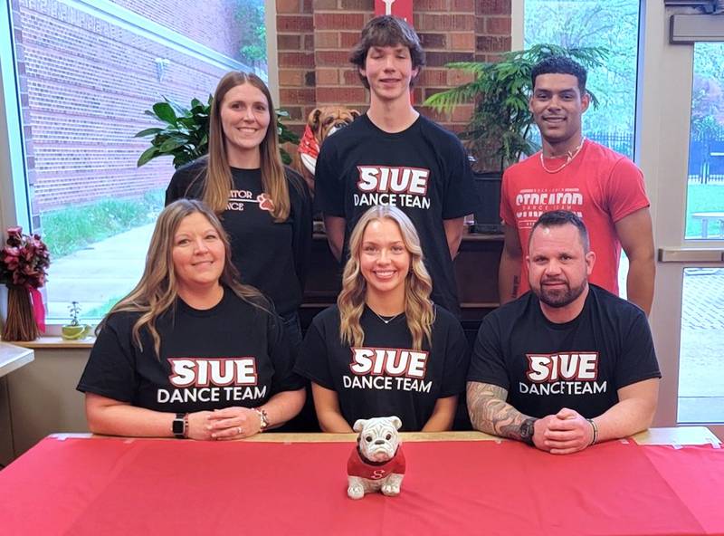 Streator graduate Brooklyn Stillwell has signed on to continue her education at Southern Illinois University Edwardsville and her dance career at the National Dance Alliance Division I level with the SIUE Dance Team. Pictured at her signing ceremony are (left to right): in front – Dana, Brooklyn and Justin Stillwell; and in back – coach Ashley Manypenny, brother Brennen Stillwell and coach Payton Scott.
