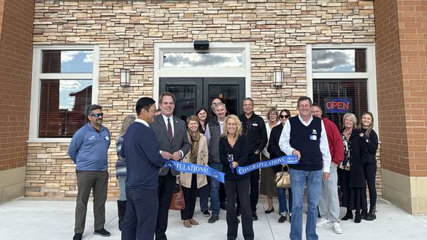 Prime Cut Restaurant & Wine Bar opens in Geneva Commons