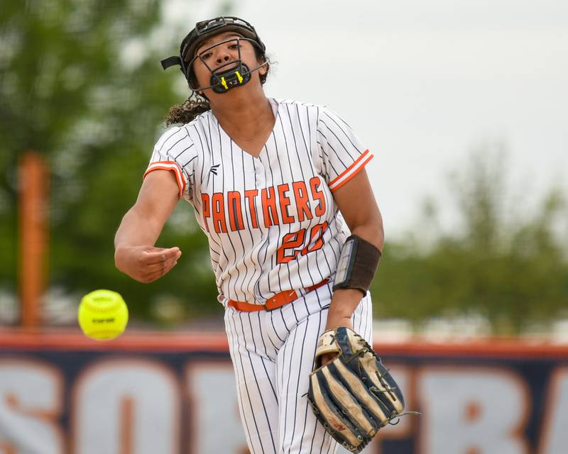 Oswego's Jaelynn Anthony (20) pitches during the regional final game on regional finals Friday May 22, 2026, while taking on Benet Academy held at Oswego High School.