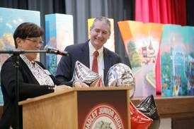 ‘A team award’: Glen Ellyn administrator honored as best middle school principal in the state