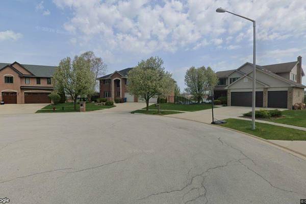 Sale closed in New Lenox: $755,000 for a single-family home