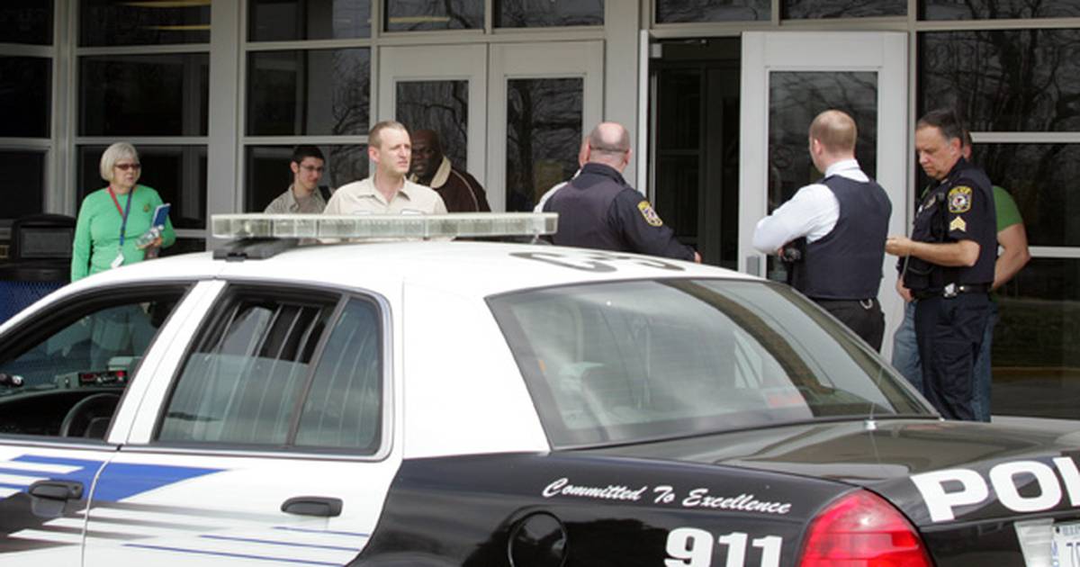 Lockdown at DundeeCrown High School Shaw Local
