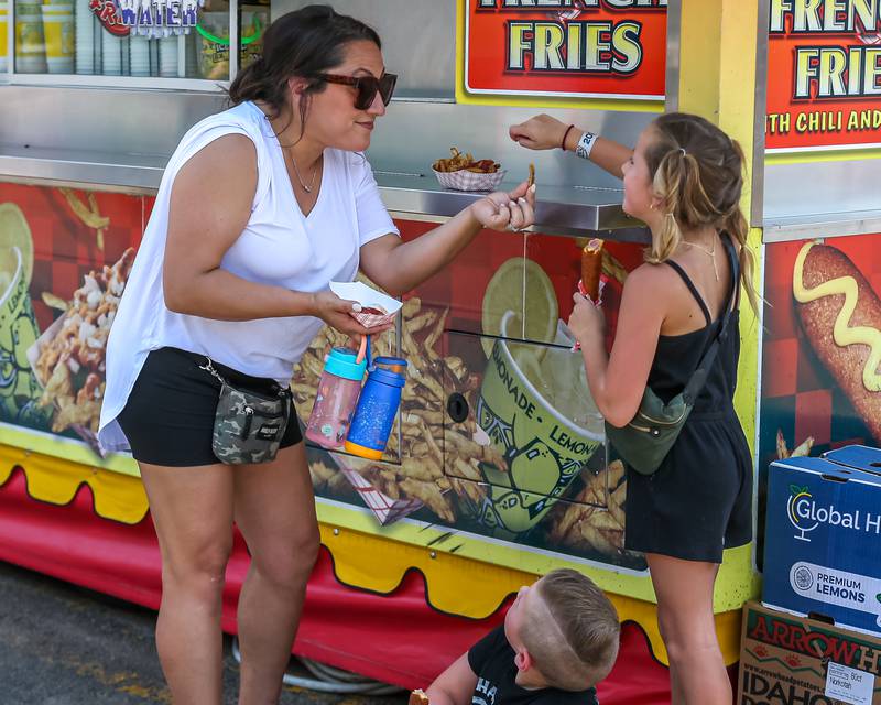 Photos Grove Fest in Downers Grove Shaw Local