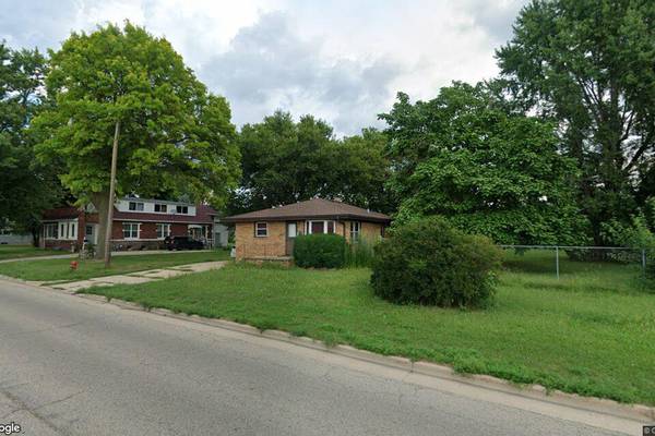 Single-family home sells in La Salle for $142,500