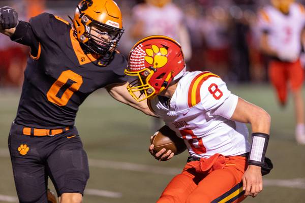 Photos: Batavia at Wheaton Warrenville South football