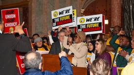 Illinois rideshare drivers rally for unionization bill