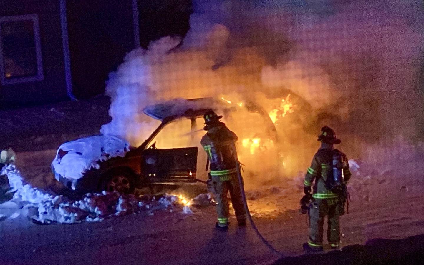 A vehicle caught fire about 7:30 p.m. Sunday, Jan. 14, 2024, outside a Stone Prairie apartment building on Sycamore's east side. Sycamore firefighters and police responded to the fire.