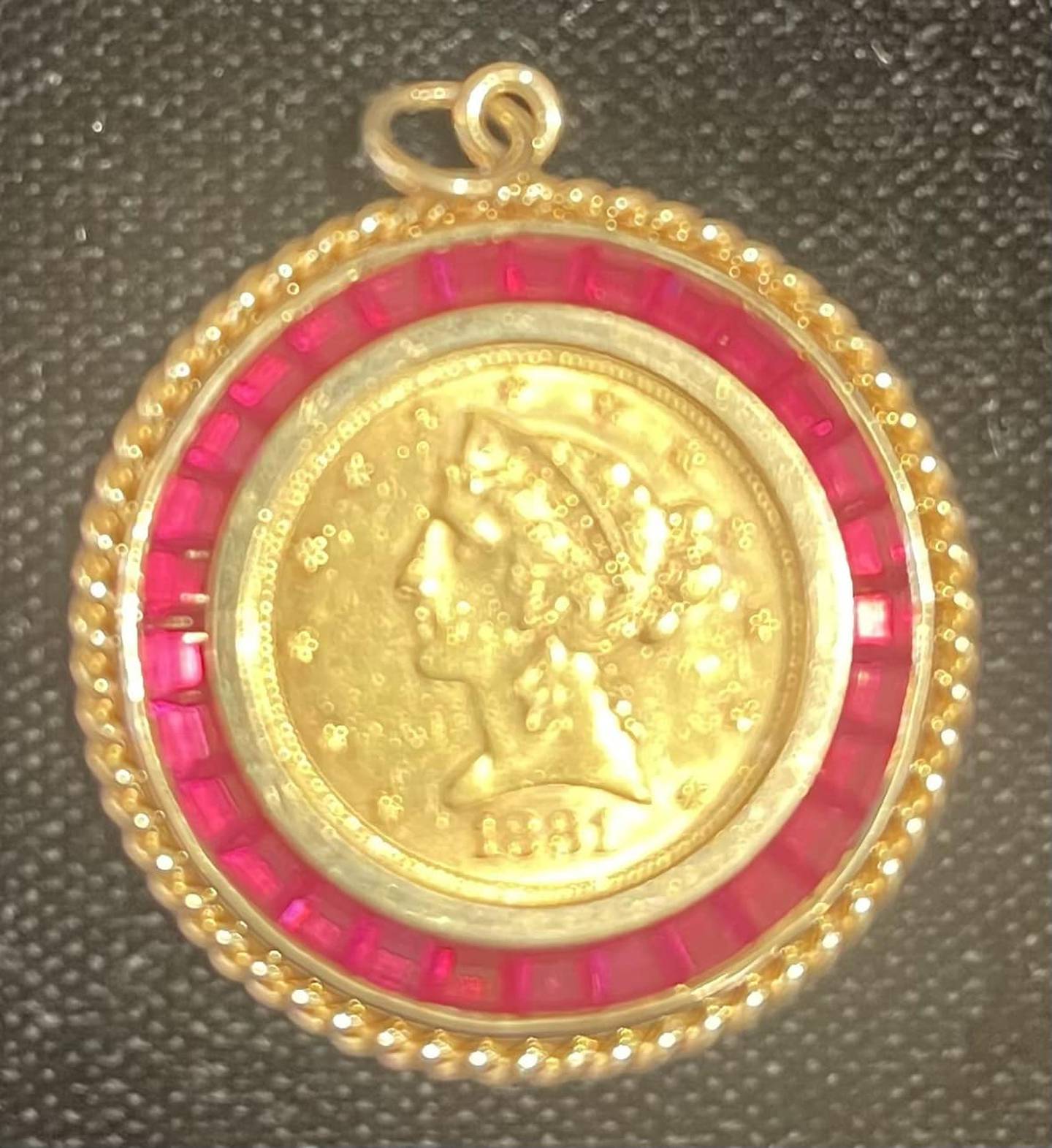 Gold coin worth nearly 0 dropped in Salvation Army Red Kettle in Fox River Grove – Shaw Local