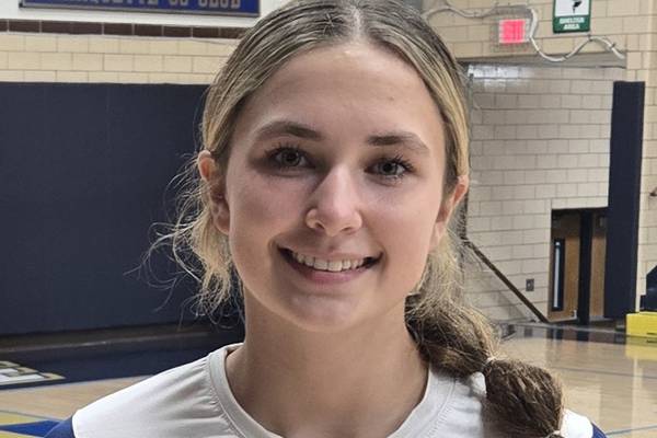Marquette volleyball hits past Lowpoint-Washburn in straight sets
