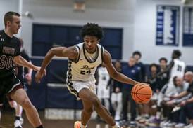 Dshaun Bolden continues to impress in debut varsity season, leads unbeaten Oswego East past Plainfield North