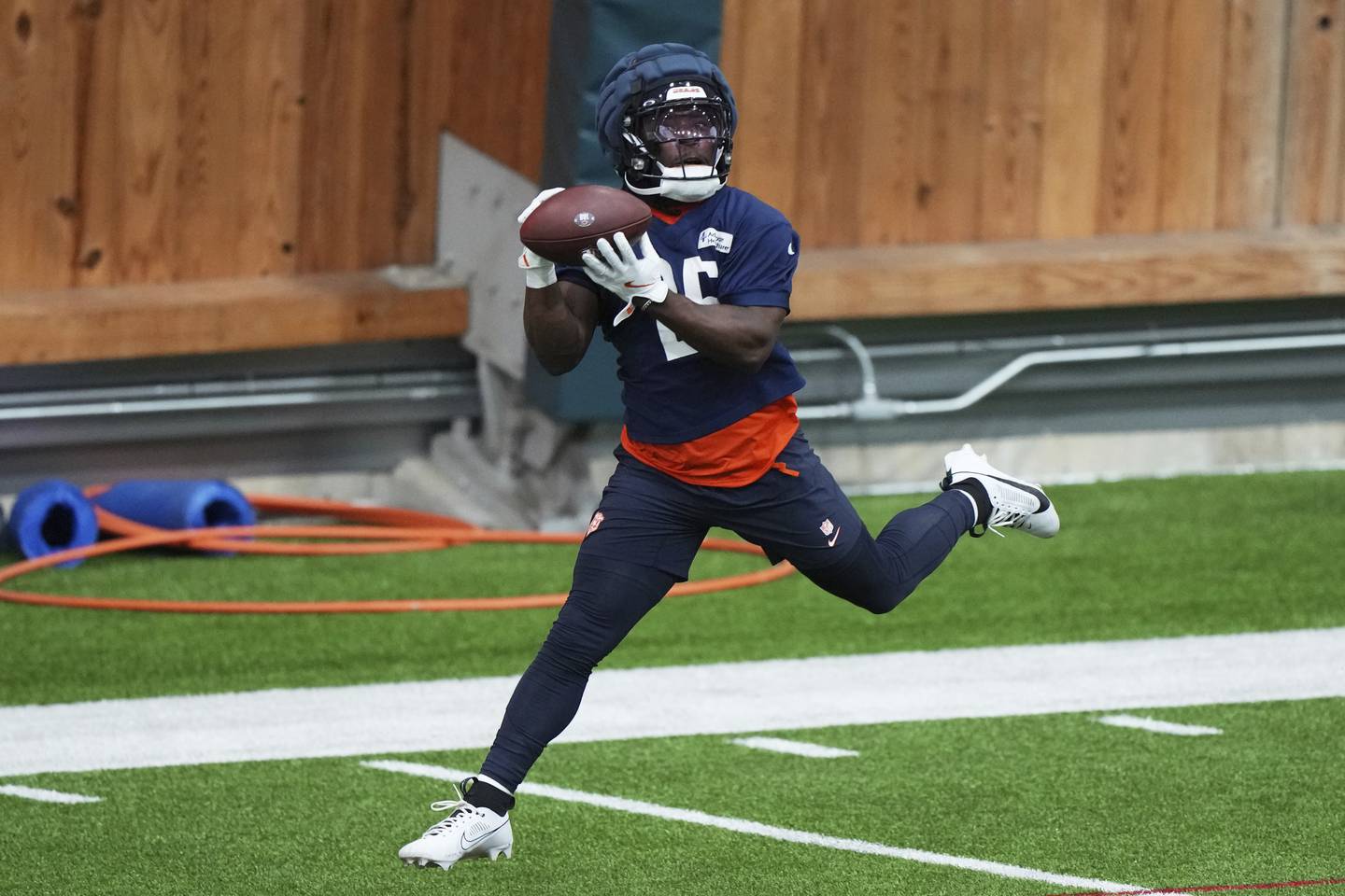 Chicago Bears running back Kyle Monangai catches a ball during NFL football practice in Lake Forest, Ill., Wednesday, May 21, 2025. (AP Photo/Nam Y. Huh)