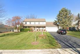 Single-family home sells in Algonquin for $468,500