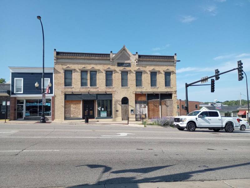 The former Little Owl/Flagstone, 101-105 W. State St., Geneva, is proposed to be a new Tapville Social location. New owners are looking to file permits with the city in coming weeks.