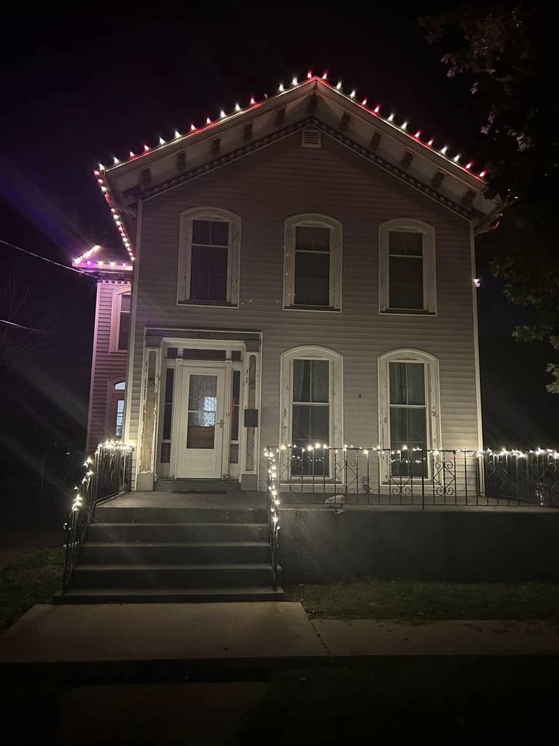In honor of Breast Cancer Awareness Month in October, Taylor’s Way participated by lighting up local homes in attempts to raise awareness in and around Princeton and Bureau County.