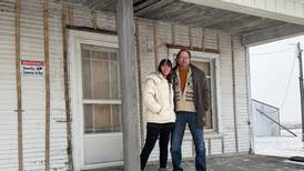 Blinking lights at Plainfield house is now a fundraiser for Will County Habitat for Humanity