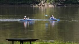 Oregon firefighters rescue 10 people after canoes, kayaks overturn in Rock River