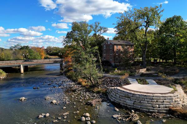‘It’s magnificent’: How a dam-free Salt Creek, Fullersburg Woods have been revitalized