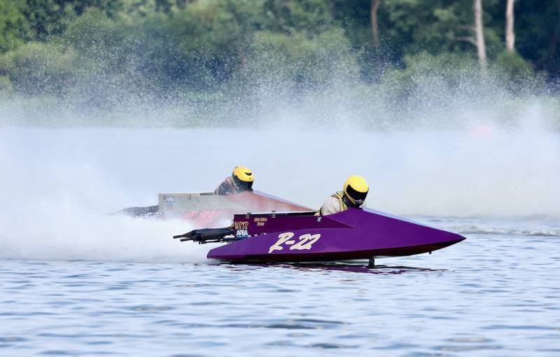 Melanie Boulot of Clio Mich. races during the APBA Pro National Boat Races on Sunday, July 27, 2025 in DePue.