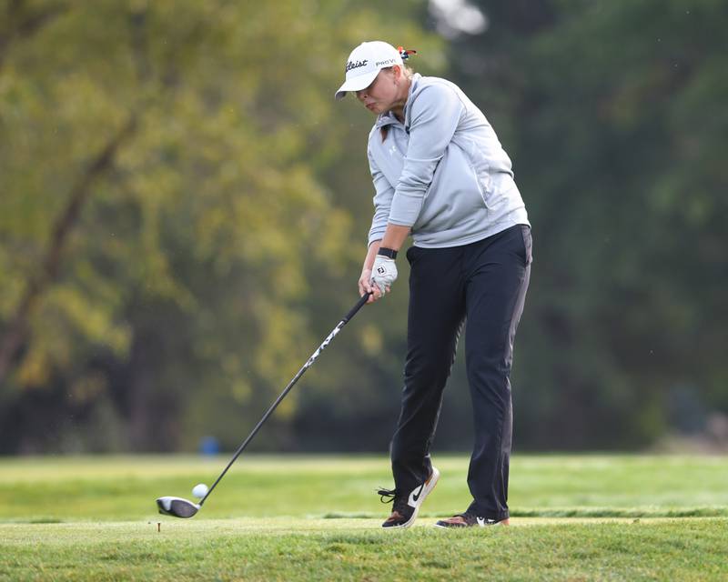 Kendall Grant of Oswego co-op tees off during the Southwest Prairie conference meet on Wednesday Sept. 24, 2025, held at Blackberry Oaks Golf course in Bristal.