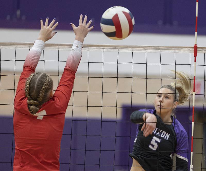 Dixon’s Morgan Hargrave hammers a shot against Oregon’s Shaylee Davis Thursday, Oct. 9, 2025.