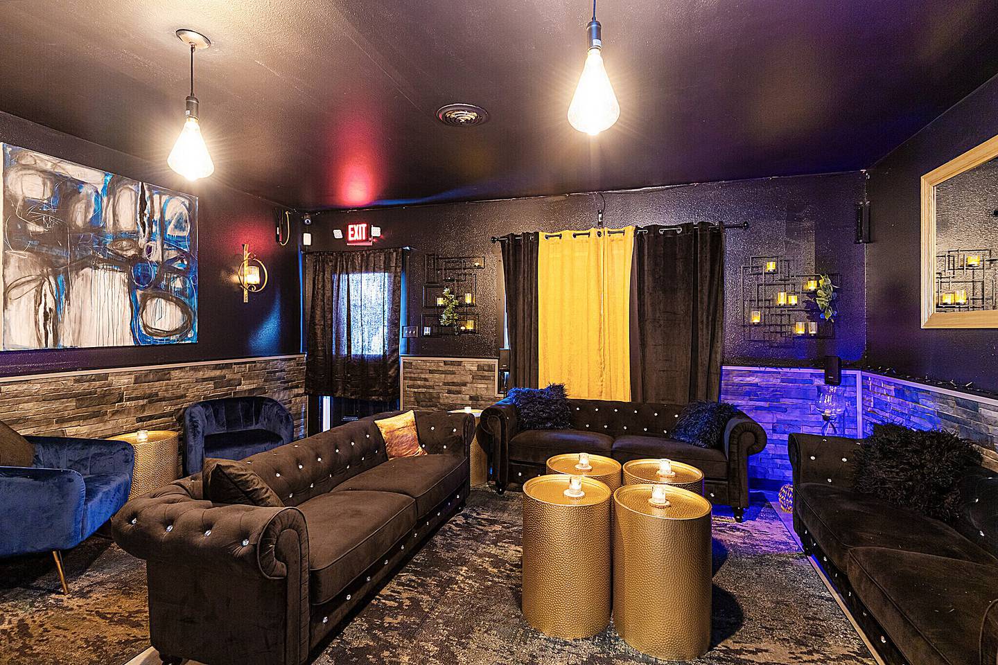 The Wolf Den Speakeasy in Pearl City