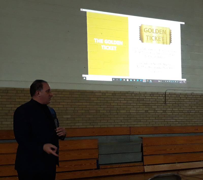 Cyber crimes expert Det. Richard Wistocki spoke to parents Tuesday, March 8, 2022, at Northlawn School in Streator giving them tips on how to keep their children safe online.