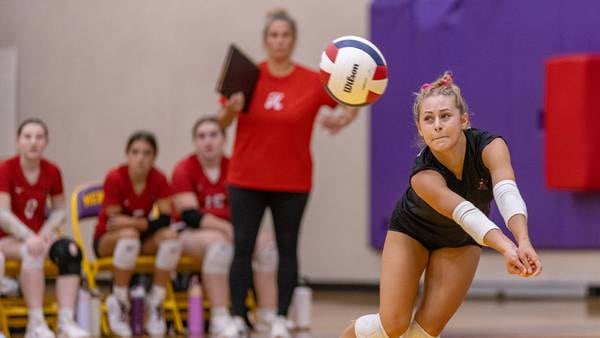 Photos: Hall tops Mendota in volleyball