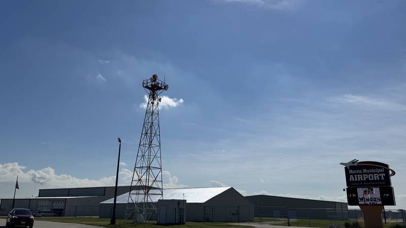 Morris firefighters, police respond to helicopter crash at Morris Airport