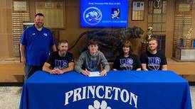 Basketball: Grady Thompson makes it official, signs with Dubuque