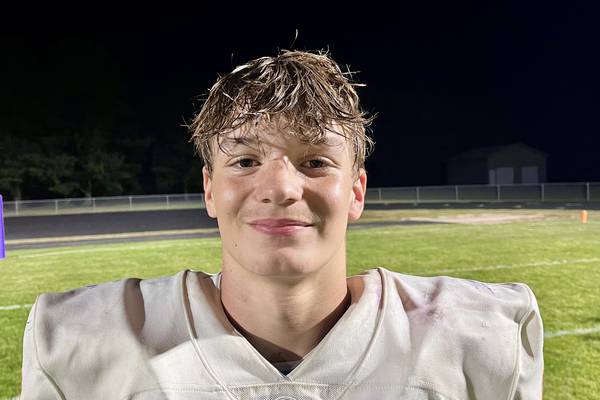 ‘Just feels awesome’: Mendota snaps 16-game losing streak with win over Sherrard