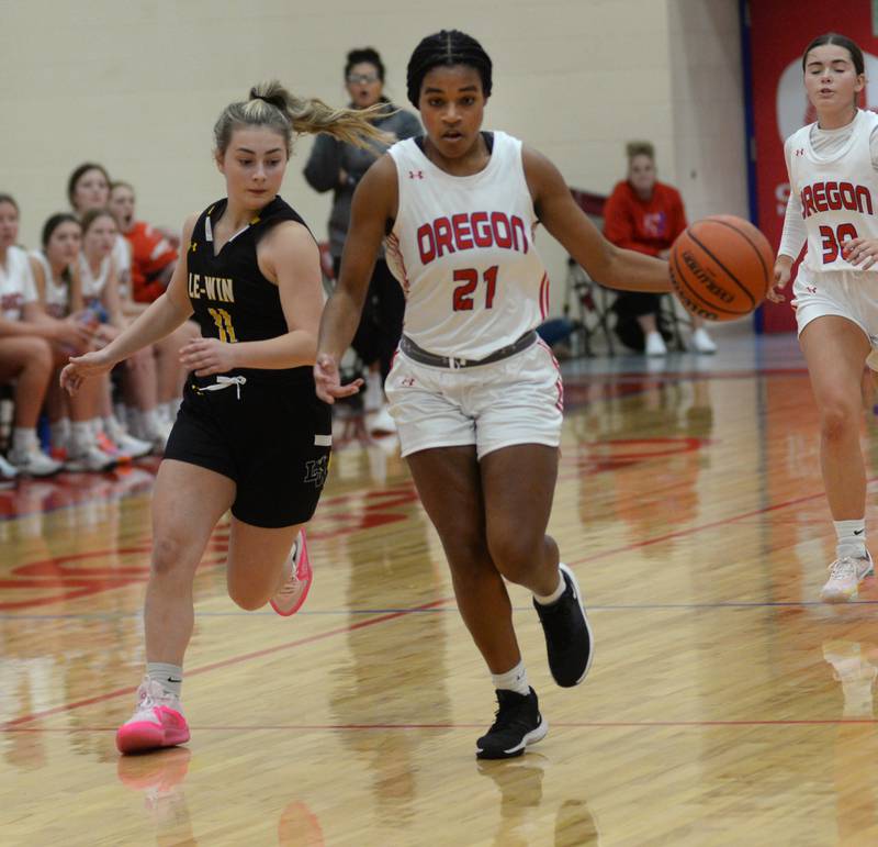 Oregon's Alease McLain brings the ball up the court against Lena-Winslow during Thursday, Nov. 16, 2023 action at the Oregon Tip-Off Tournament at Oregon High School.