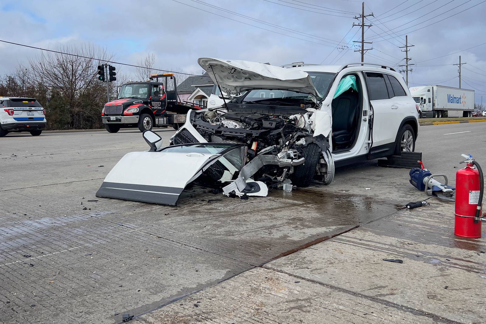 Two injured in car crash in Algonquin Shaw Local