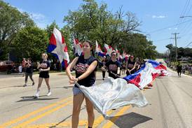 Crystal Lake Memorial Day parade honors ‘ultimate sacrifice,’ highlights women who serve 