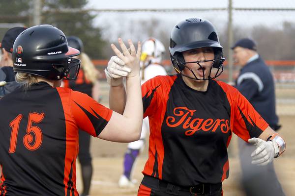 Oli Victorine, Crystal Lake Central look sharp in season-opening win