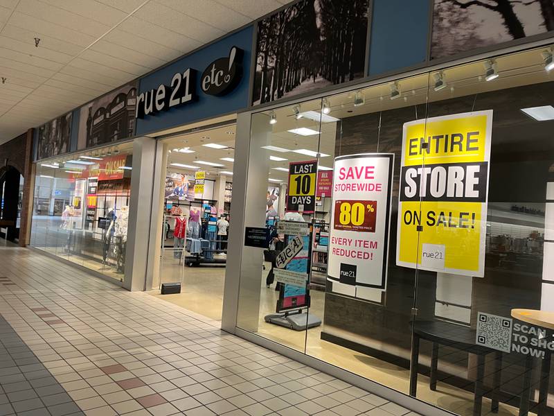 Trendy retailer, rue21, is closing its location inside the Peru Mall.