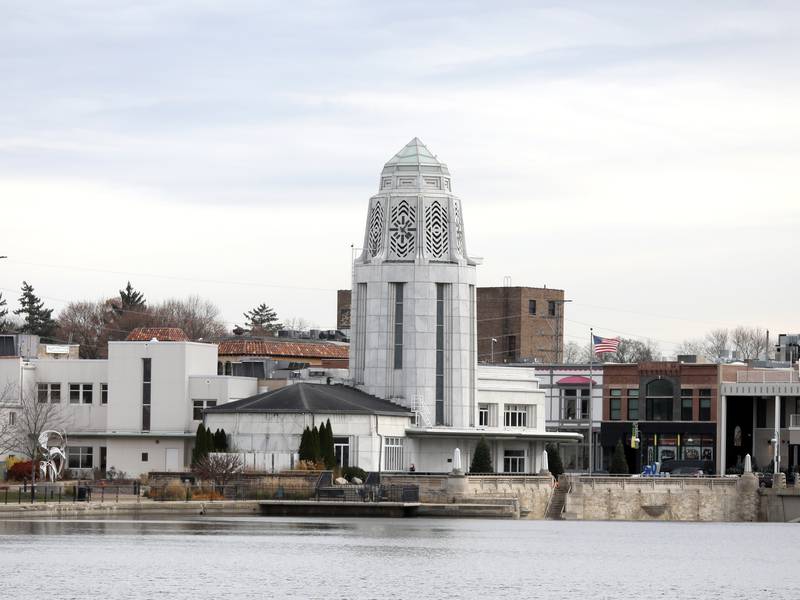 Hilton Garden Inn in St. Charles under new ownership, will host banquets and weddings 