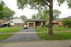 Single-family home sells for $825,000 in Elmhurst