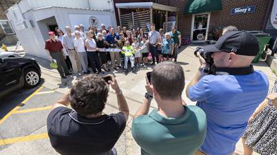 Sen. Arellano opens new Dixon office