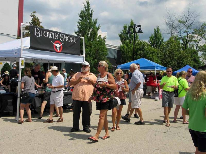 Crowds enjoy ribs during Frankfort’s Rib Cook Off.