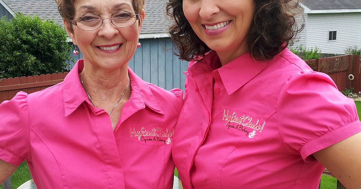 Motherdaughter baking team from Joliet creates custom cupcakes Shaw