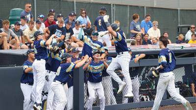 Marquette gets early wake-up call, explodes past Lexington 16-1 in IHSA 1A state semifinals