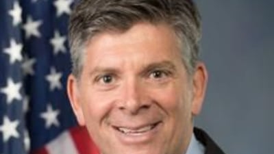 Rep. LaHood visits Lee County Council on Aging to thank staff, greet senior citizens 