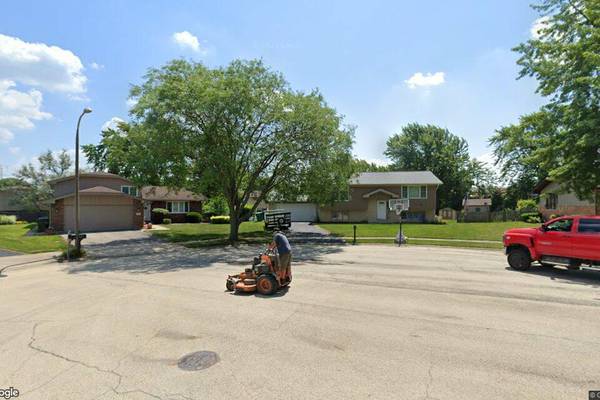 Homer Glen: Three-bedroom home sells for $370,000