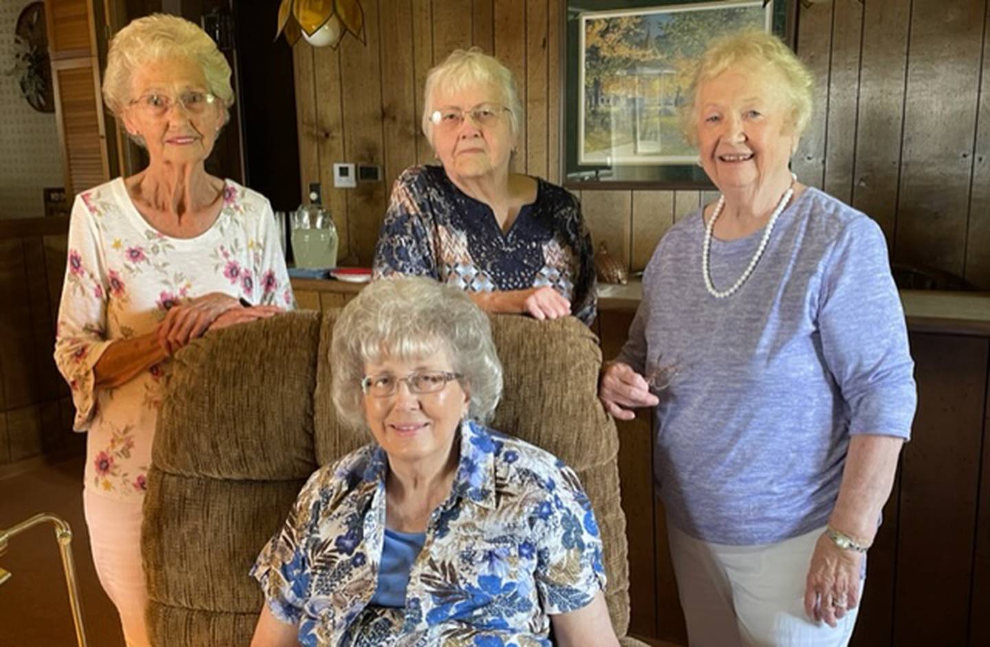 After lunch, Diane (Pierson) Wampler, also a classmate, entertained Dee Ann Nelson, Janice Sash and Judy and Bob Glaser in her home.