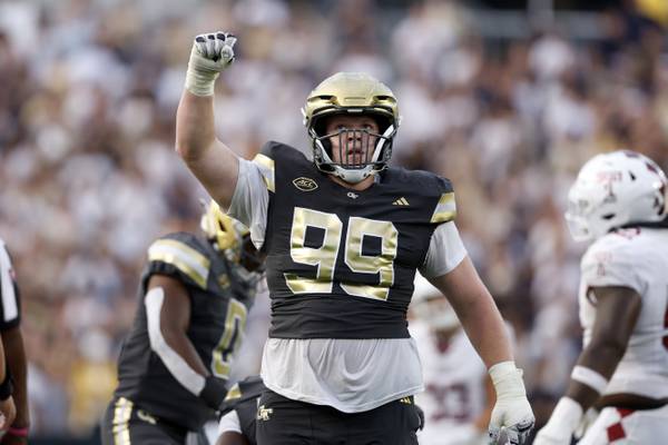 Chicago Bears select defensive tackle Jordan van den Berg in sixth round of NFL draft